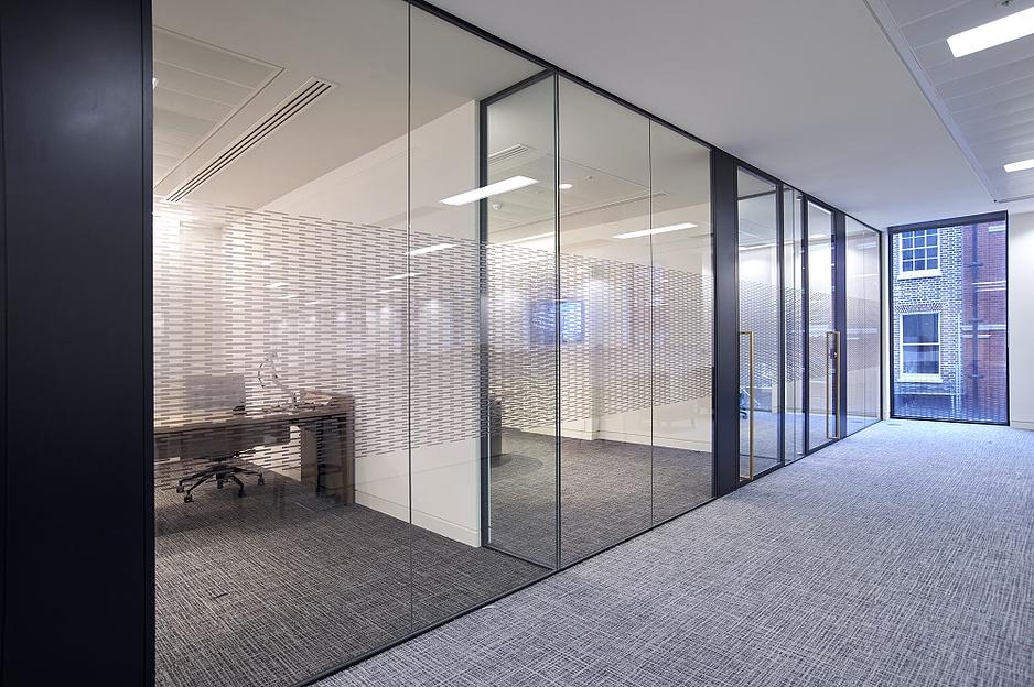 Стеклянные перегородки на заказ фото 1