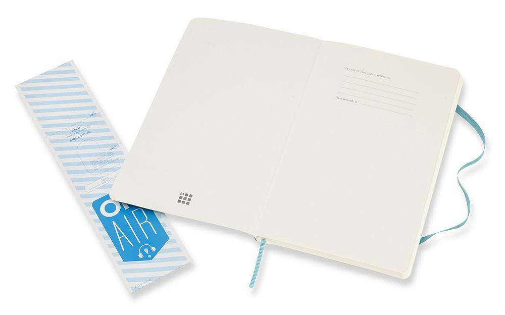 Блокнот Moleskine CLASSIC SOFT QP618B35 Large 130х210мм 192стр. нелинованный мягкая обложка голубой фото 3