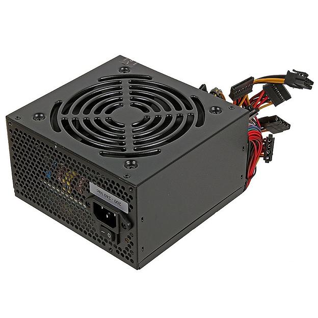 Блок питания Aerocool 550W Retail VX PLUS 550 ATX v2.3 Haswell, fan 12cm, 500mm cable, power cord, 20+4P, 4+4P, PCIe 6+2P x1, PATA x 3, SATA x3, FDD (VX PLUS 550) фото 2