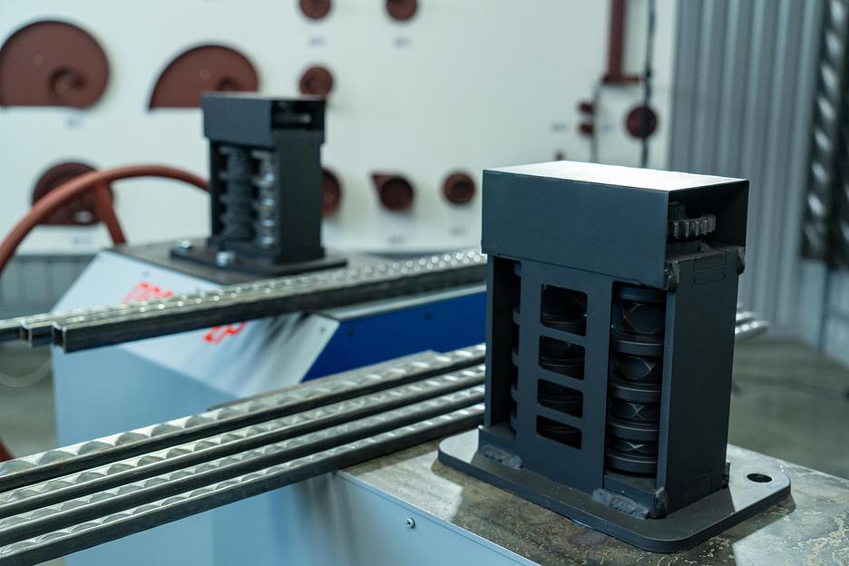 Кузнечный станок «ПРОФИ-2Р» - с механическим (ручным) приводом через редуктор предназначены для «холодной и горячей» ковки фото 8