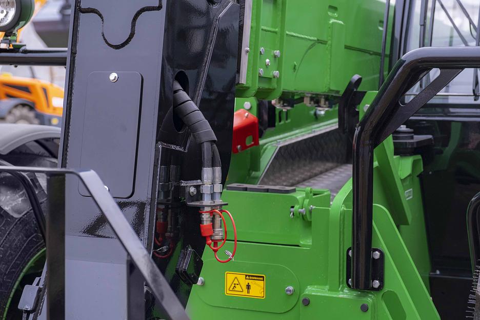 Погрузчик телескопический TLH-4007 AG фото 7