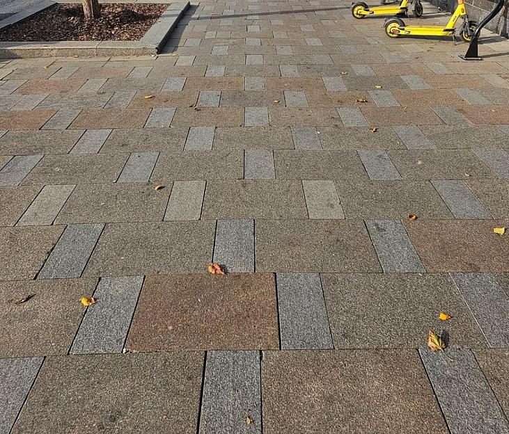 Нестандартные гранитные плиты мощения ОПТ фото 1