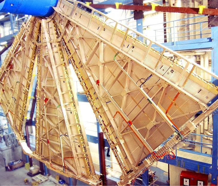 Большое и малое колесо для детектора ATLAS опт фото 1