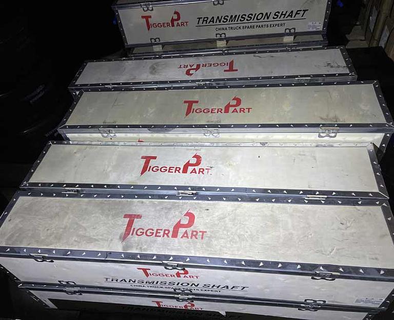 Вал карданный 6x6 SHAANXI X3000 L920 (крестовина.68) фланец ф180 4 отв. DZ9114315092 TiggerPart фото 2