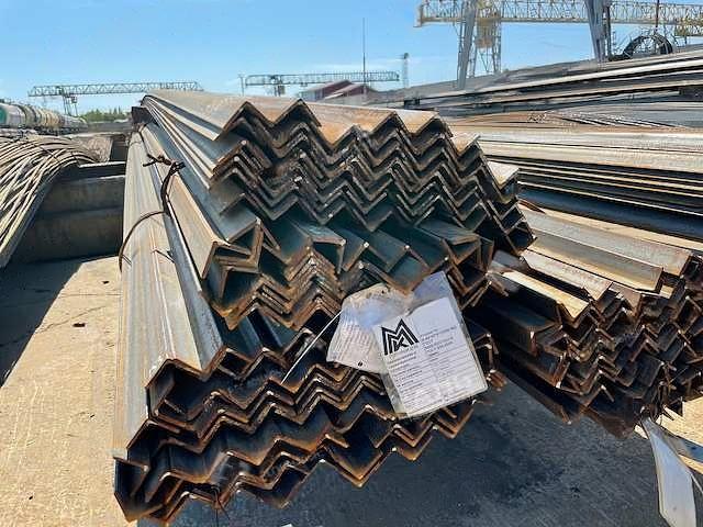 Уголок стальной равнополочный фото 9