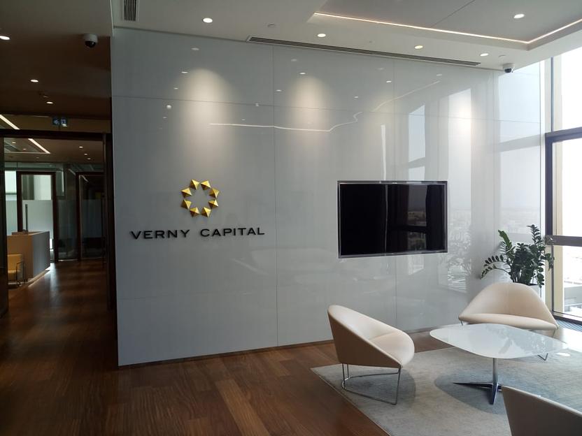 Стеклянная облицовка стен с установкой фото 1