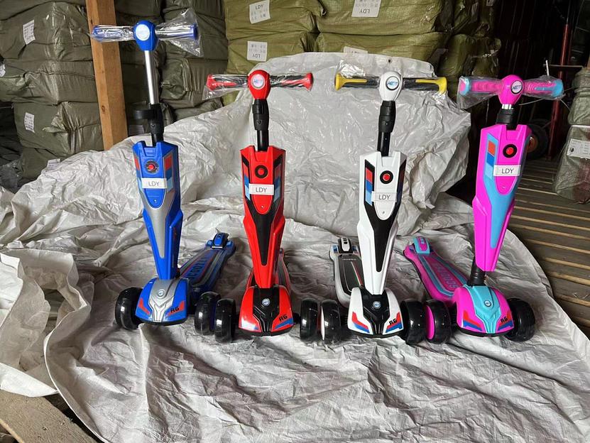 Детский 3-х колесный самокат «Мини 4» фото 1