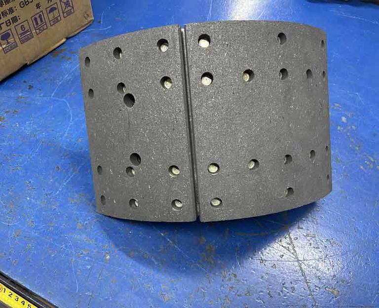 Колодка тормозная задняя FAW J6 3502391A0E TiggerPart фото 1