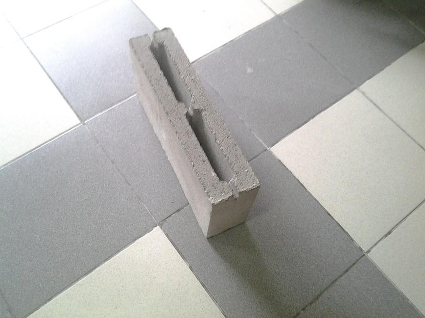 Блок перегородочный карбонабетонный 2-пустотный М-25 опт фото 1