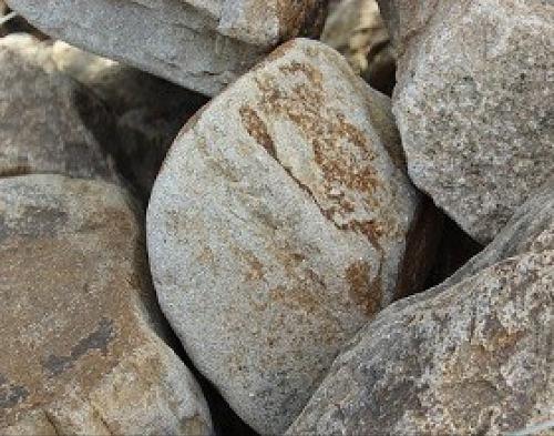 Валун мраморный галтованный серый, от 300 мм до 3 м ОПТ фото 1