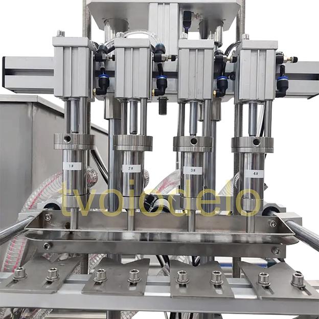 Настольная поршневая машина розлива фото 5