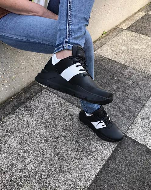 Кроссовки кожаные BuzShoes черные с белыми вставками ОПТ фото 1