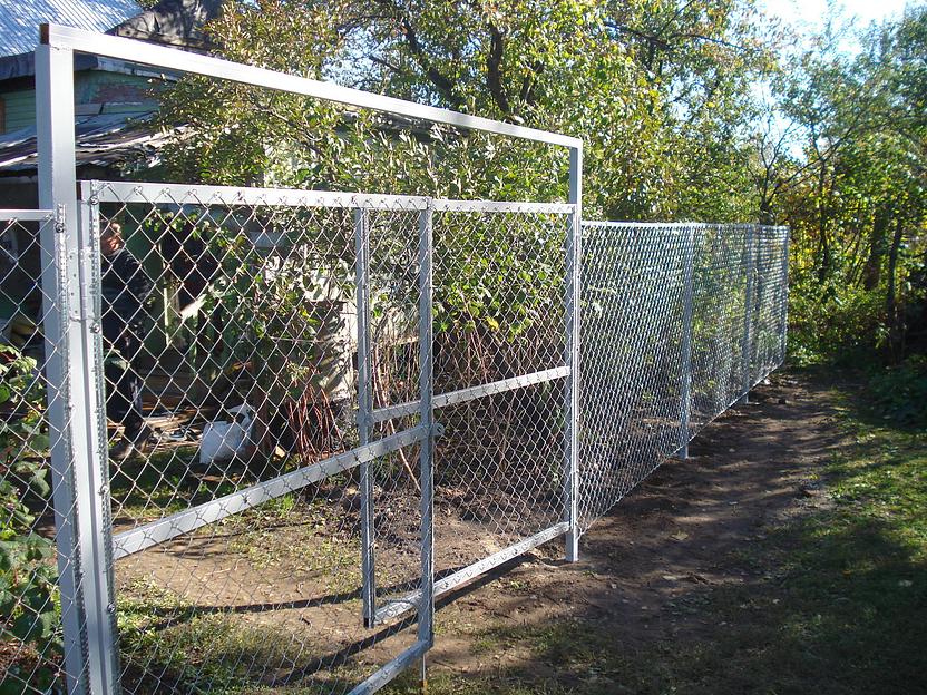 Заборы из сетки-рабицы опт фото 5