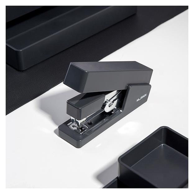 Степлер Deli ENS081BLACK Nusign 24/6 26/6 (25листов) черный 100скоб коробка фото 4