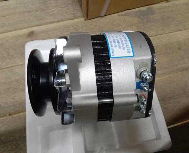 Генератор 28V 35A YUCHAI YC6108/YC6B125 311-3701100 фото 1