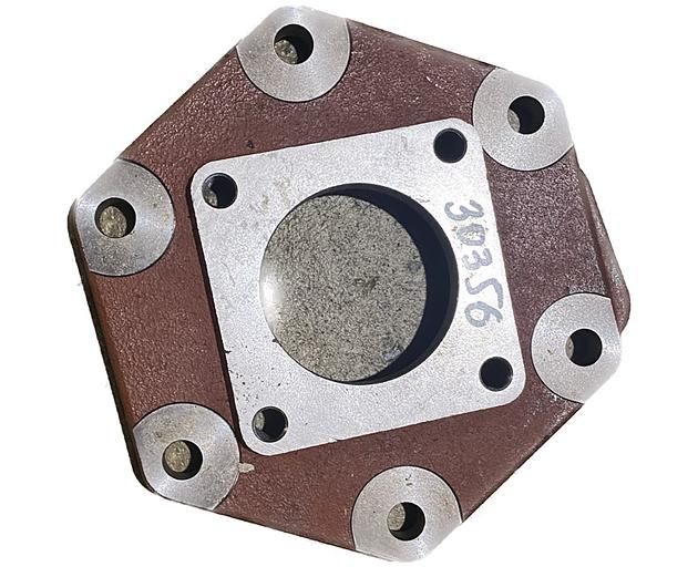 Rear input shaft cover L903015300 фото 1