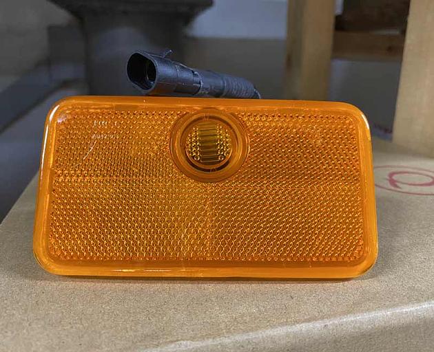 Side light HOWO WG9100720012/1 фото 1