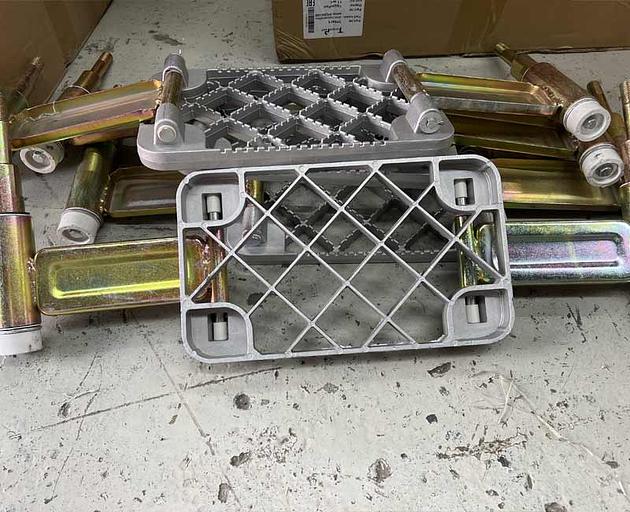 Step SHAANXI X3000 үтік төменгі сол жақ оң DZ14251240130 фото 1