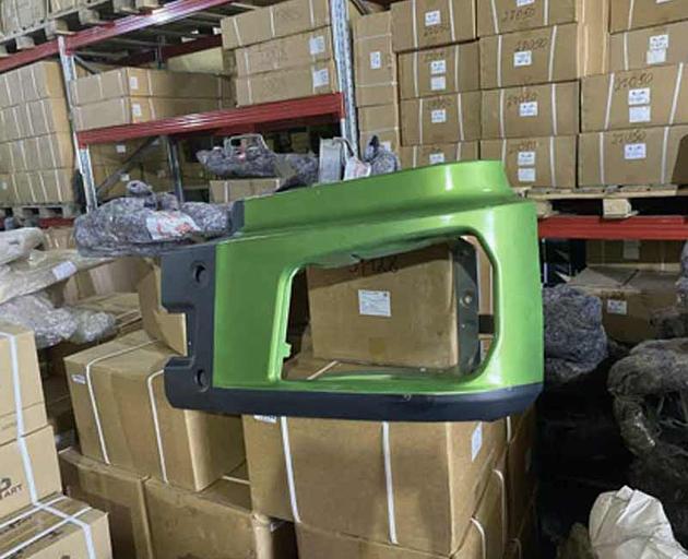 Headlight trim (R green part of the bumper) X3000 DZ97259623222 фото 1