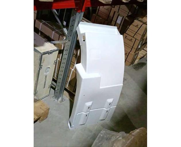 Брызговик в сборе правый белый Х3000 DZ13241230792-106 фото 1