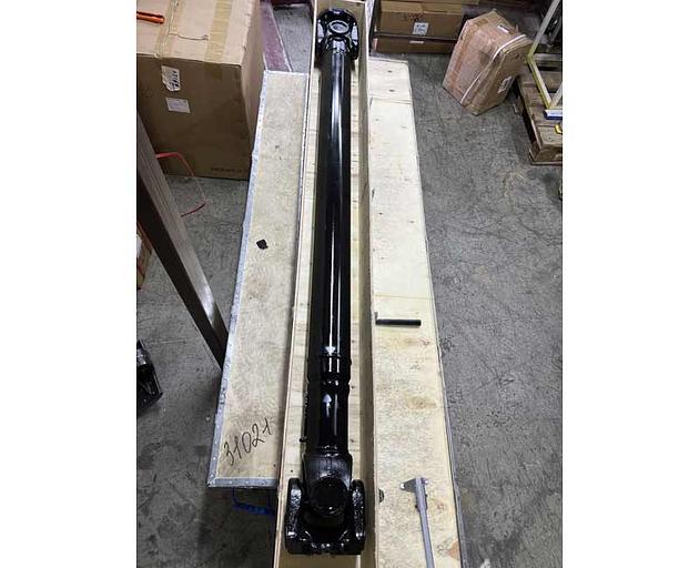 Вал карданный основной без подвесного L=1750 4 отв. ф180 8х4 AZ9114311750 TiggerPart фото 1