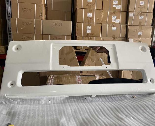 Bumper FAW J6 central part white 2803010A70U фото 1
