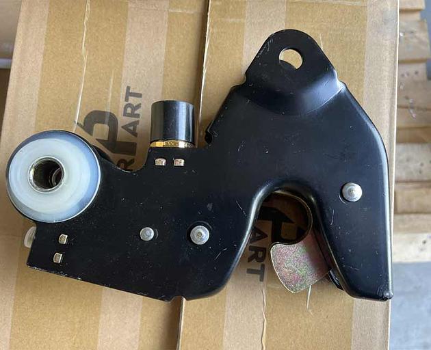 Замок кабины FAW J6 5004060-A01-C00 фото 1