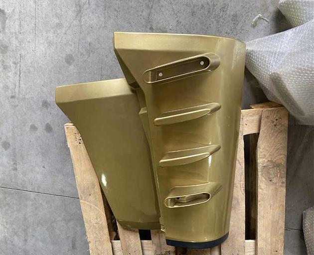 Cab fairing right inner+outer gold X3000 DZ14251110063-0064 фото 1