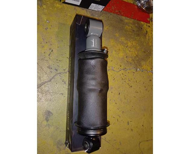 驾驶室后气动减震器 HOWO T5G, SITRAK C7H, MAN 811W41722-6032 TiggerPart фото 1