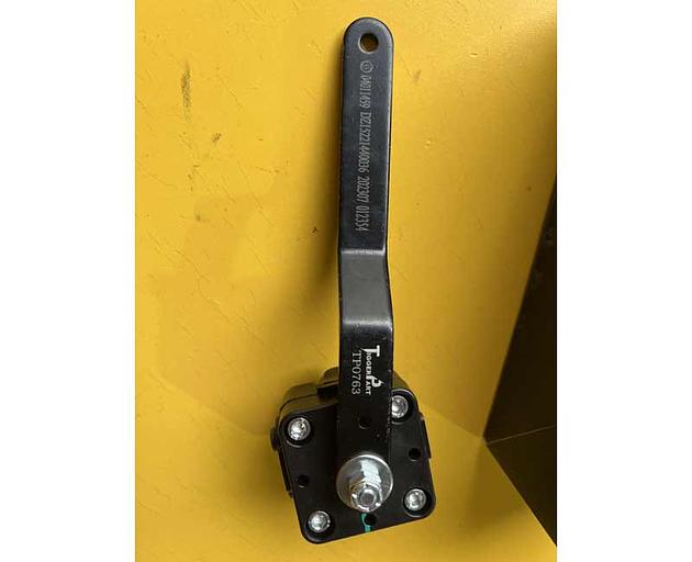 Кран уровня пола (Front) SHAANXI X3000 DZ15221440034 TiggerPart фото 2