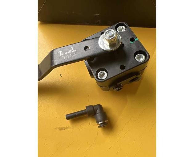 Кран уровня пола (Front) SHAANXI X3000 DZ15221440034 TiggerPart фото 4