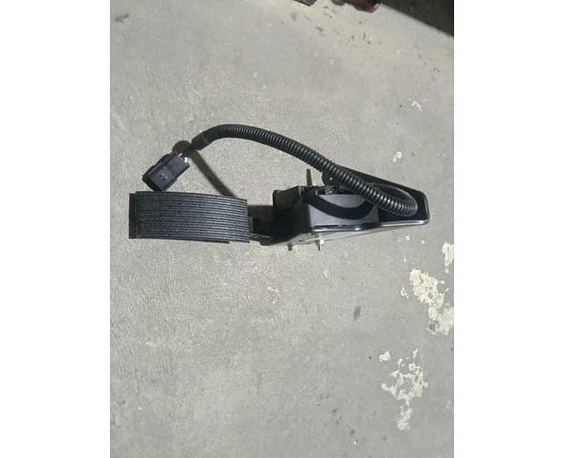 Electronic gas pedal SHACMAN X3000 (with CUMMINS internal combustion engine) DZ97189570286 фото 1