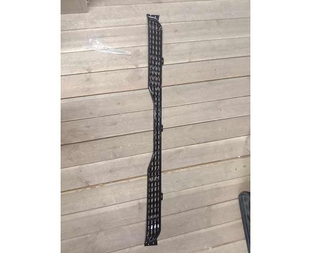 Решетка бампера SHACMAN X5000 тягач рестайлинг (верхняя) DZ97189623054 фото 1