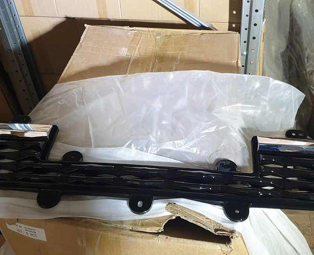 Решетка бампера SHACMAN X5000 тягач рестайлинг (центральная) DZ97189623050 фото 1