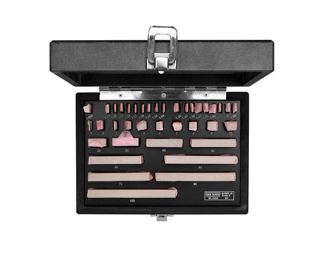 Набор КМД N 2 кл.0 (0-Н2) КЛБ с поверкой фото 1