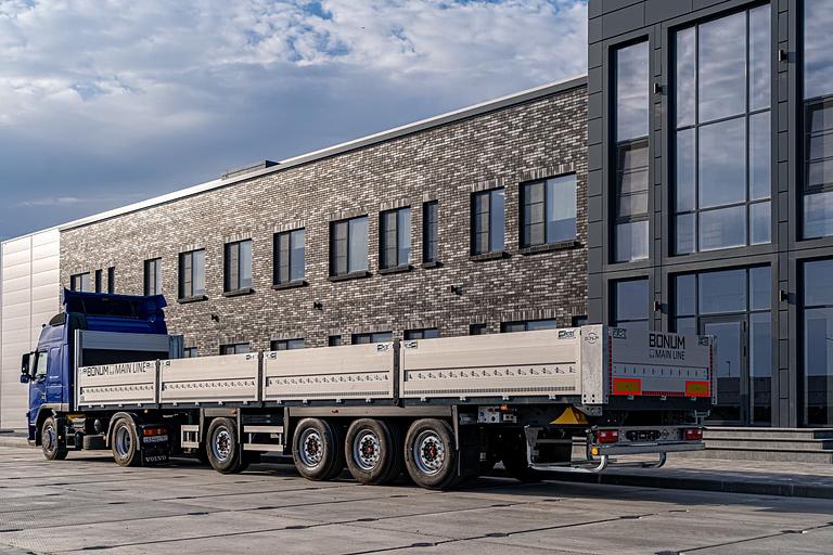 Бортовой полуприцеп 13,62 м с вынесенной осью 914295-06 фото 6