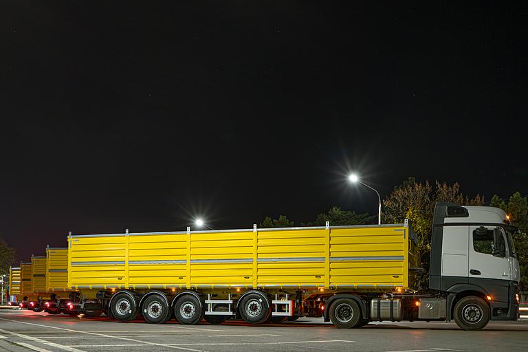 Lightweight flatbed grain carrier 58 m³ фото 2