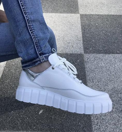 Кроссовки кожаные BuzShoes белые серебристый задник ОПТ фото 3