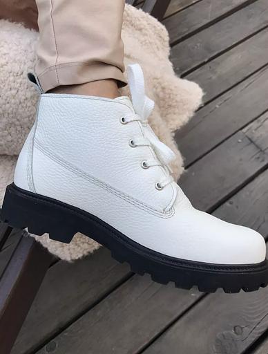 Ботинки BuzShoes белые с черной подошвой ОПТ фото 2