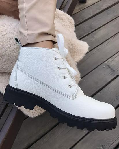 Ботинки BuzShoes белые с черной подошвой ОПТ фото 3