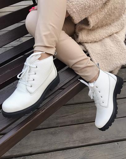 Ботинки BuzShoes белые с черной подошвой ОПТ фото 4