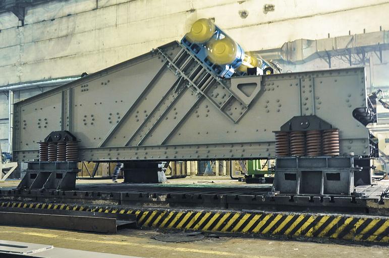 Грохот инерционный самобалансный ГИСТ-72 фото 3