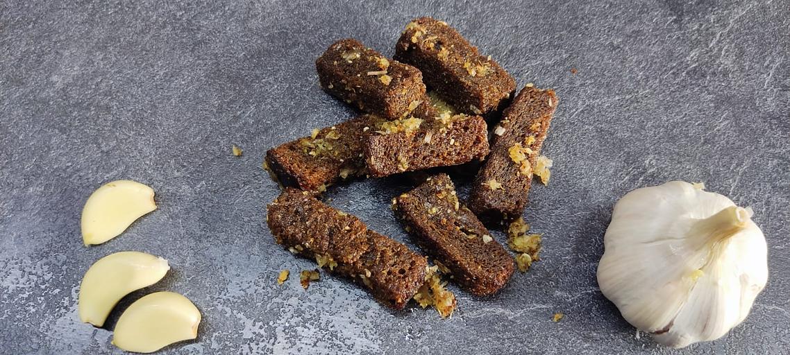 Borodino croutons with garlic flavor, 70 g (straws) WHOLESALE фото 1