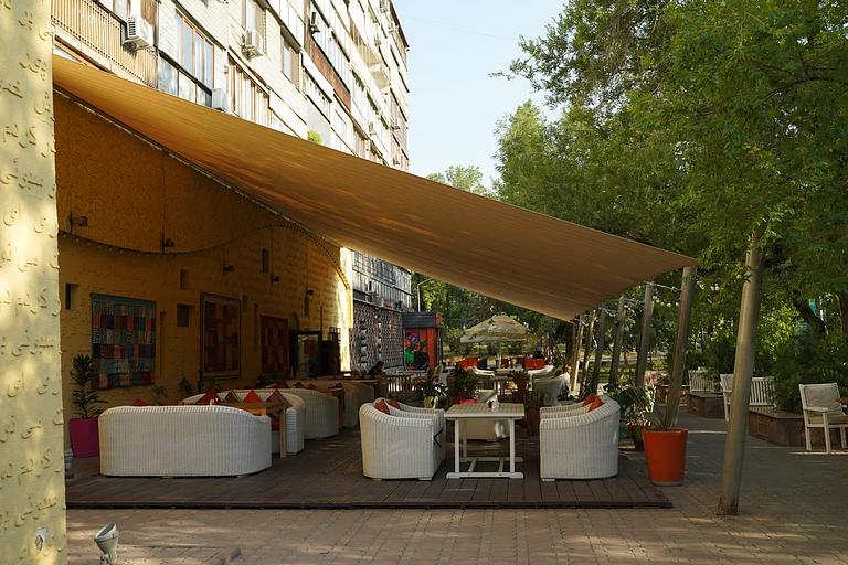 Натяжной парусный тент для кафе и ресторанов фото 1