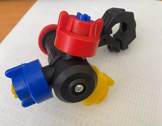 Корпус распылителя BSP0462 тройной ОПТ фото 3