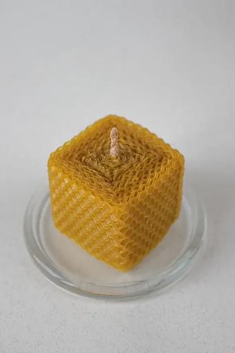 Свеча из вощины Ulianka квадратная, высотой 6 см фото 2