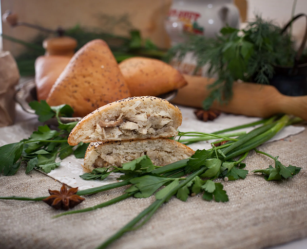 Пирожок «С курой и грибами» 95 г, опт фото 2