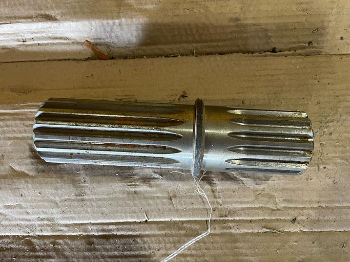 Вал редуктора поворота отвала 16/16 (под 8 зуб.) ОПТ фото 1