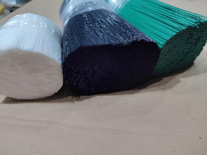 Вторичная щетина ПЭТ (моноволокно) Легион Пласт фото 1