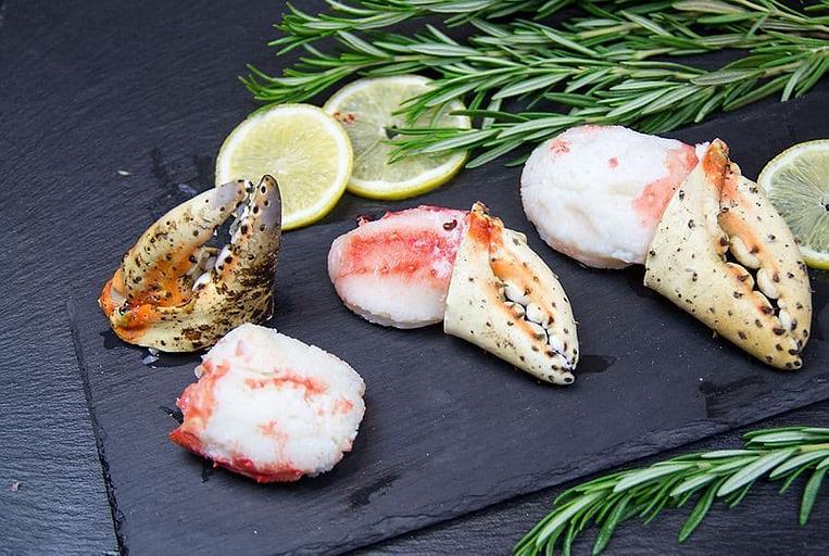 Краб Камчатский, мясо большой клешни на 2-х когтях, варёно-мороженое, глазированное (IQF, х/п, цв. п) ОПТ фото 2